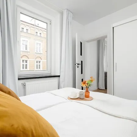 Cozy In Center By Renters Katowice